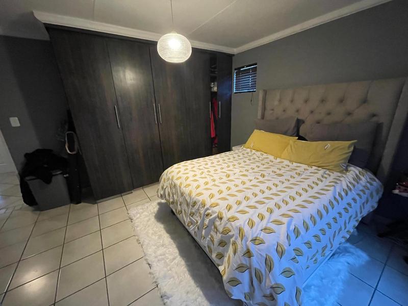 2 Bedroom Property for Sale in Kannoniers Park North West